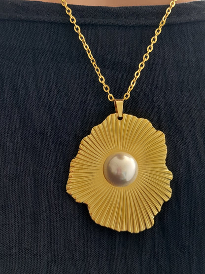 Collier Summer