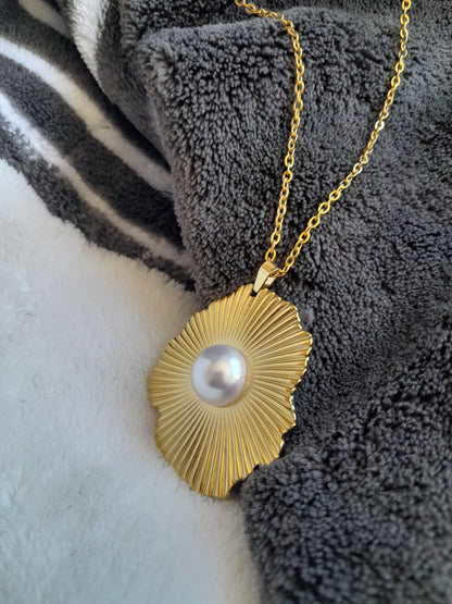 Collier Summer