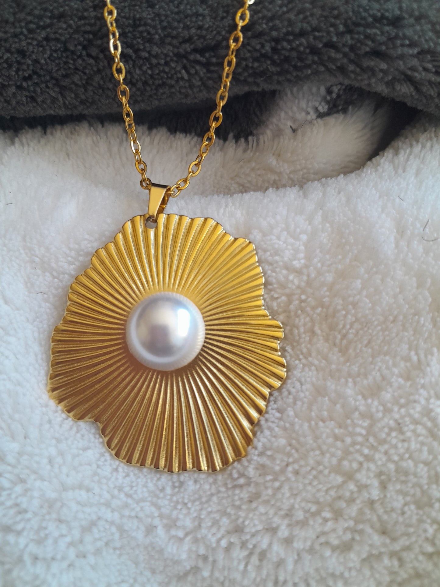 Collier Summer