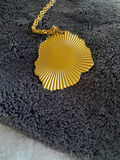 Collier Summer