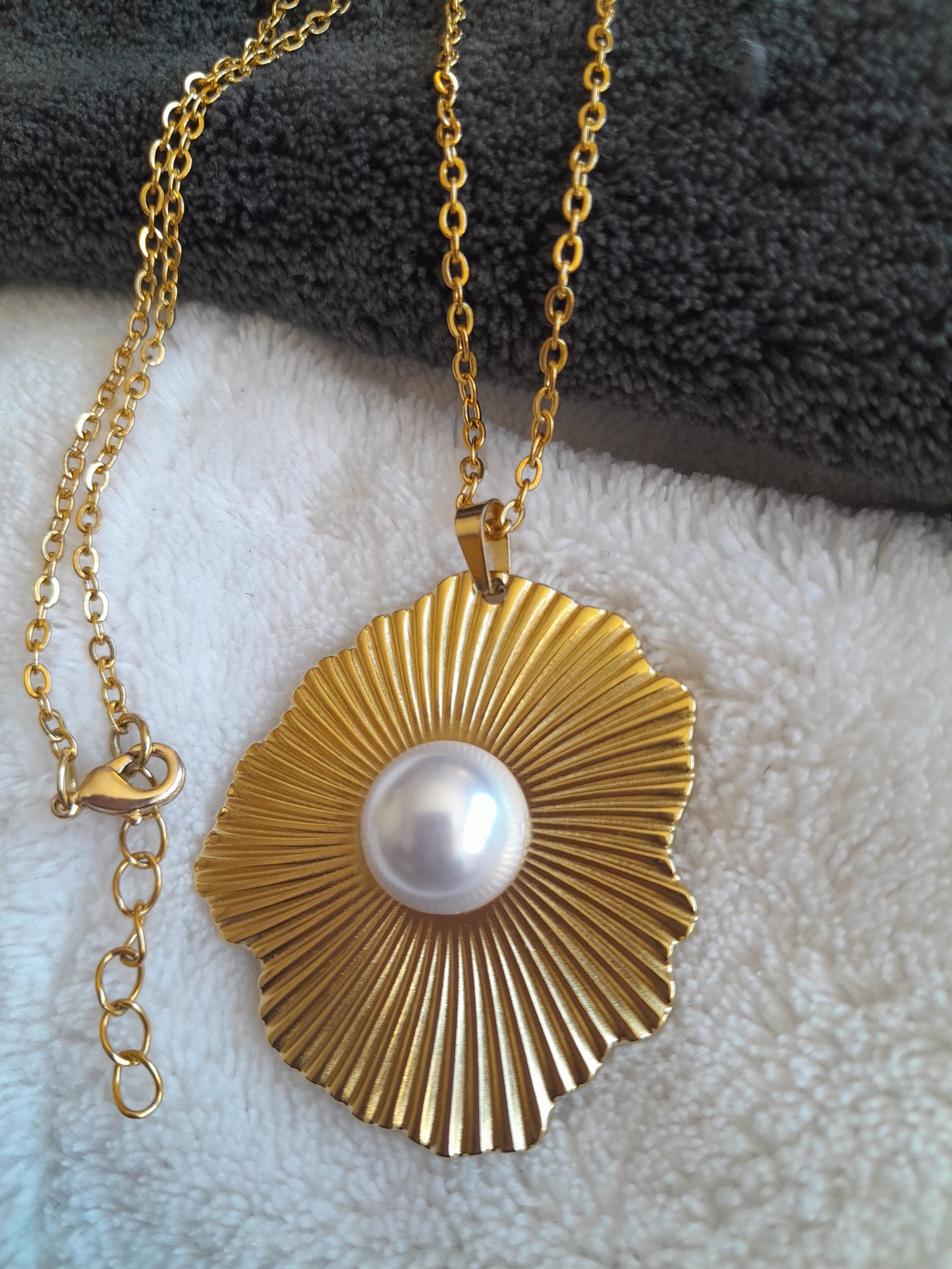 Collier Summer