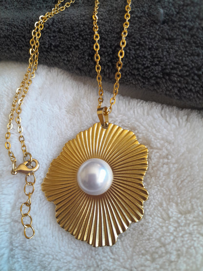 Collier Summer
